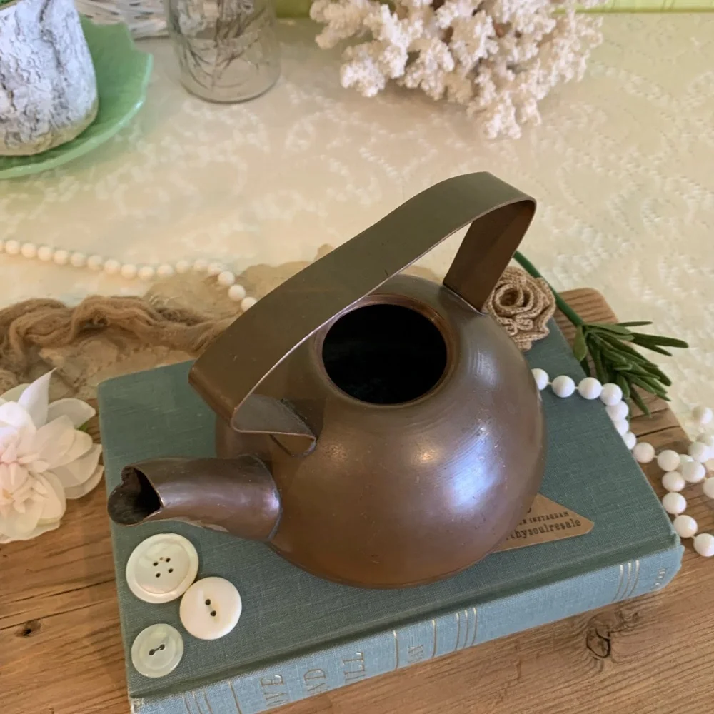 Vintage Copper Teapot 🫖 Unique Home Decor / Gift / Kitchen / Earthy - Picture 7 of 11